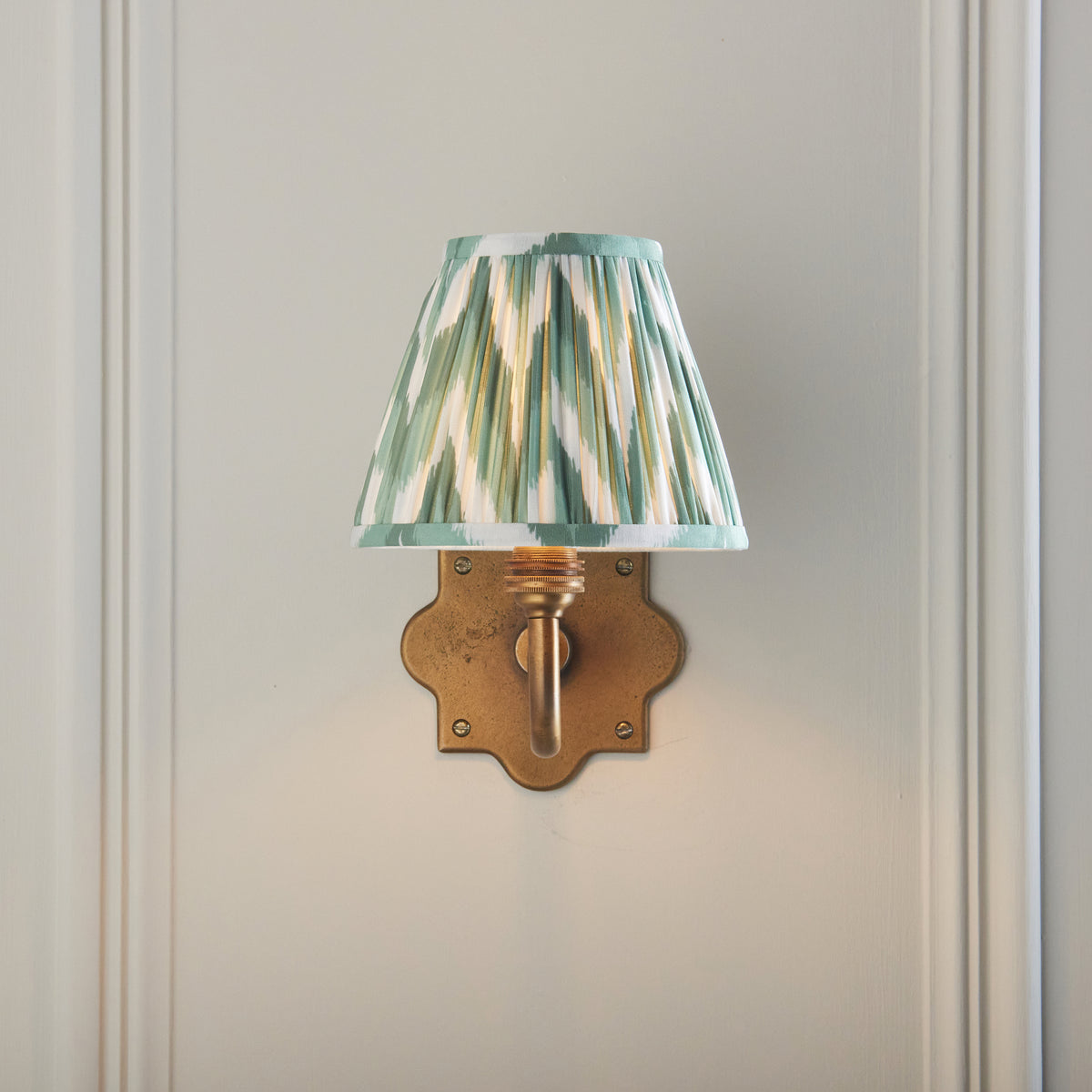 Endon Anvil Curve & Zigzag 16cm Wall Antique brass & cotswold green fabric