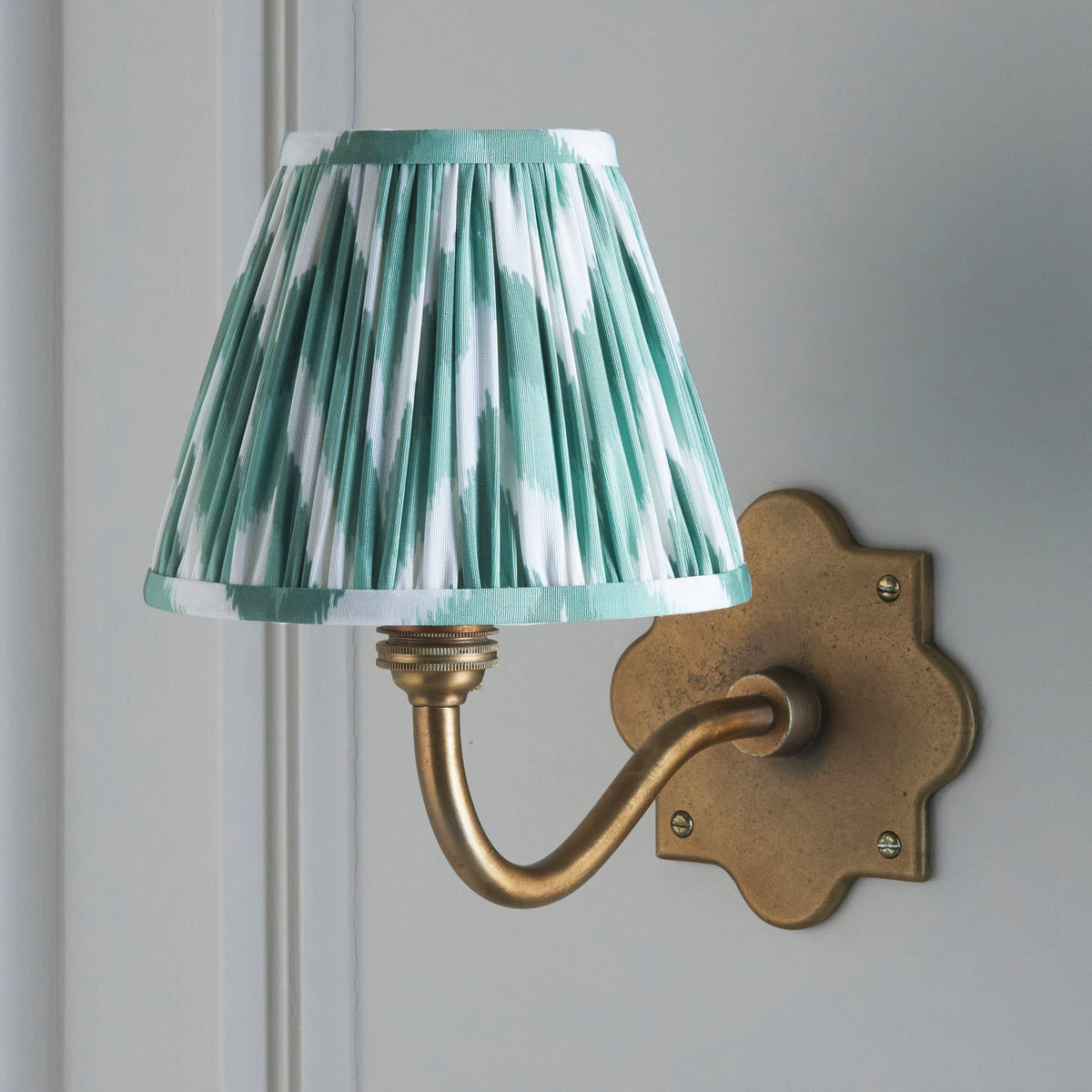 Endon Anvil Curve & Zigzag 16cm Wall Antique brass & cotswold green fabric