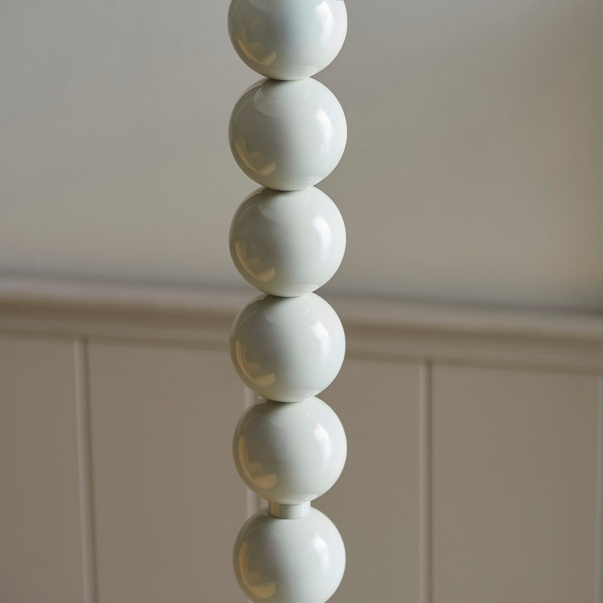 Endon Higgledy Floor Base Gloss almond white paint