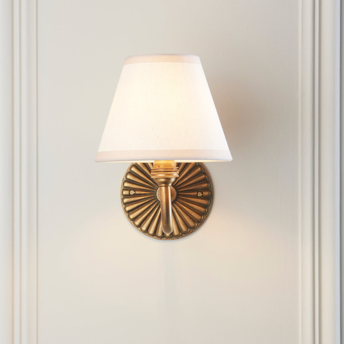 Endon Dahlia Curve & Ivy 16cm Wall Antique brass & vintage white fabric