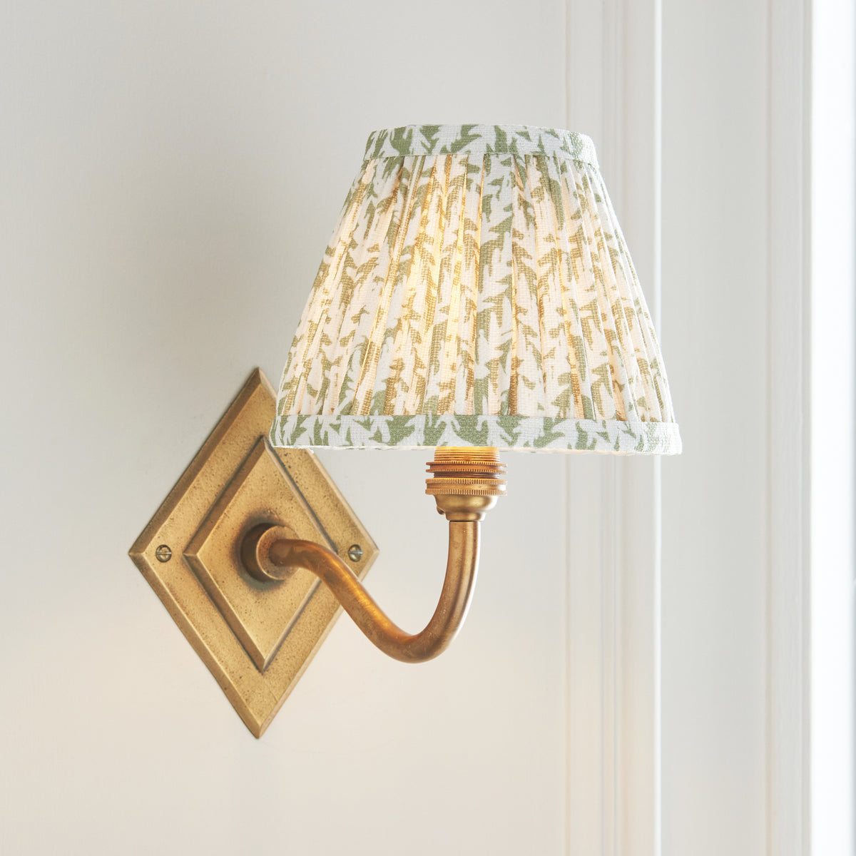 Endon Diamond Curve & Leaf 16cm Wall Antique brass & herb garden green fabric
