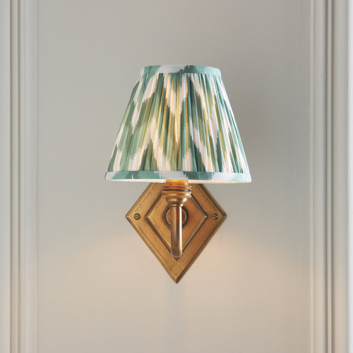 Endon Diamond Curve & Zigzag 16cm Wall Antique brass & cotswold green fabric