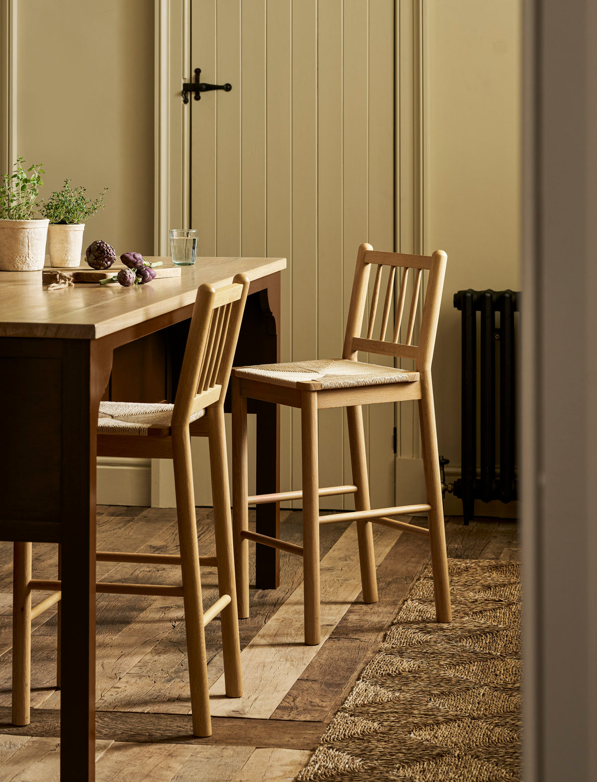 Garden Trading Longworth Spindle Back Bar Stool Oak Wood, Natural