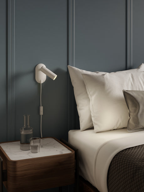 Astro Gio Matt White Plug-In Reading Light