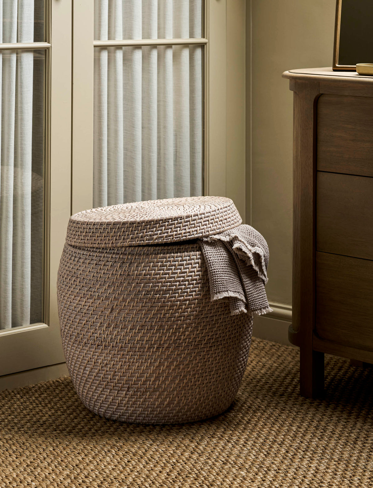 Garden Trading Wittering Side Table With Removable Lid - Rattan White