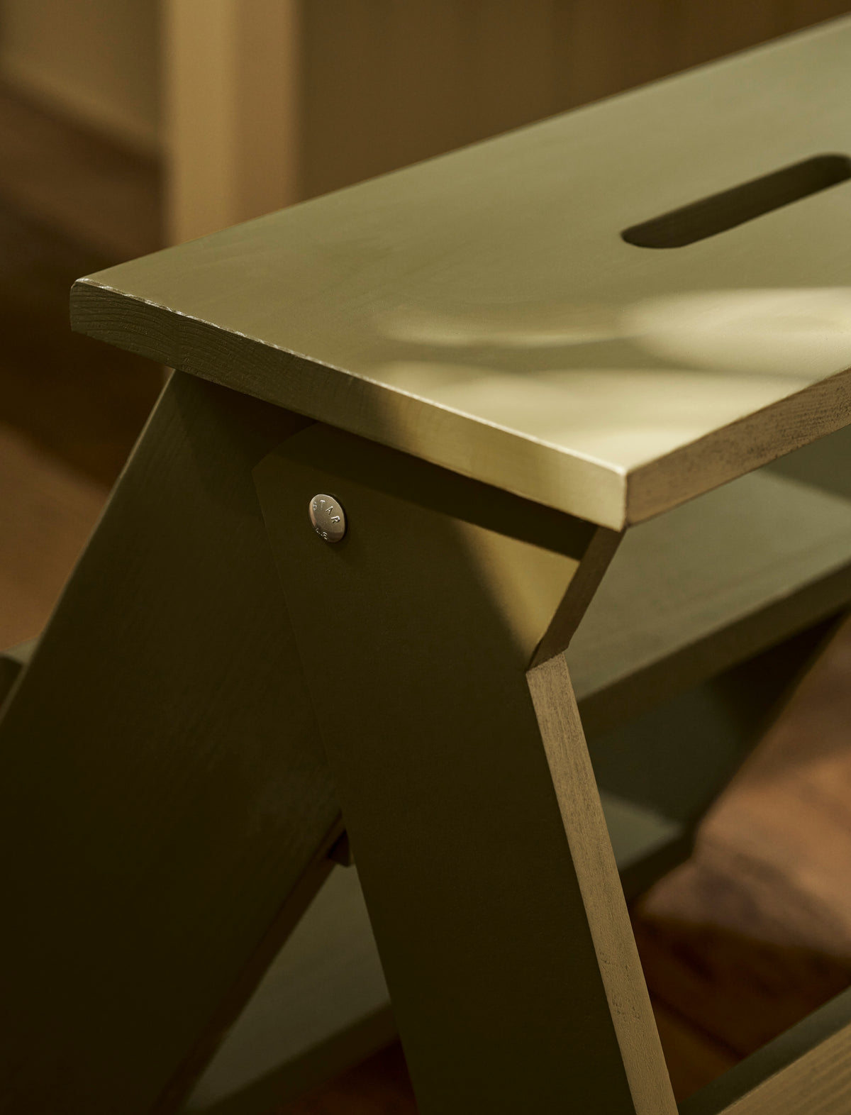 Garden Trading Classic Step Stool Spruce Wood, Olive Finish