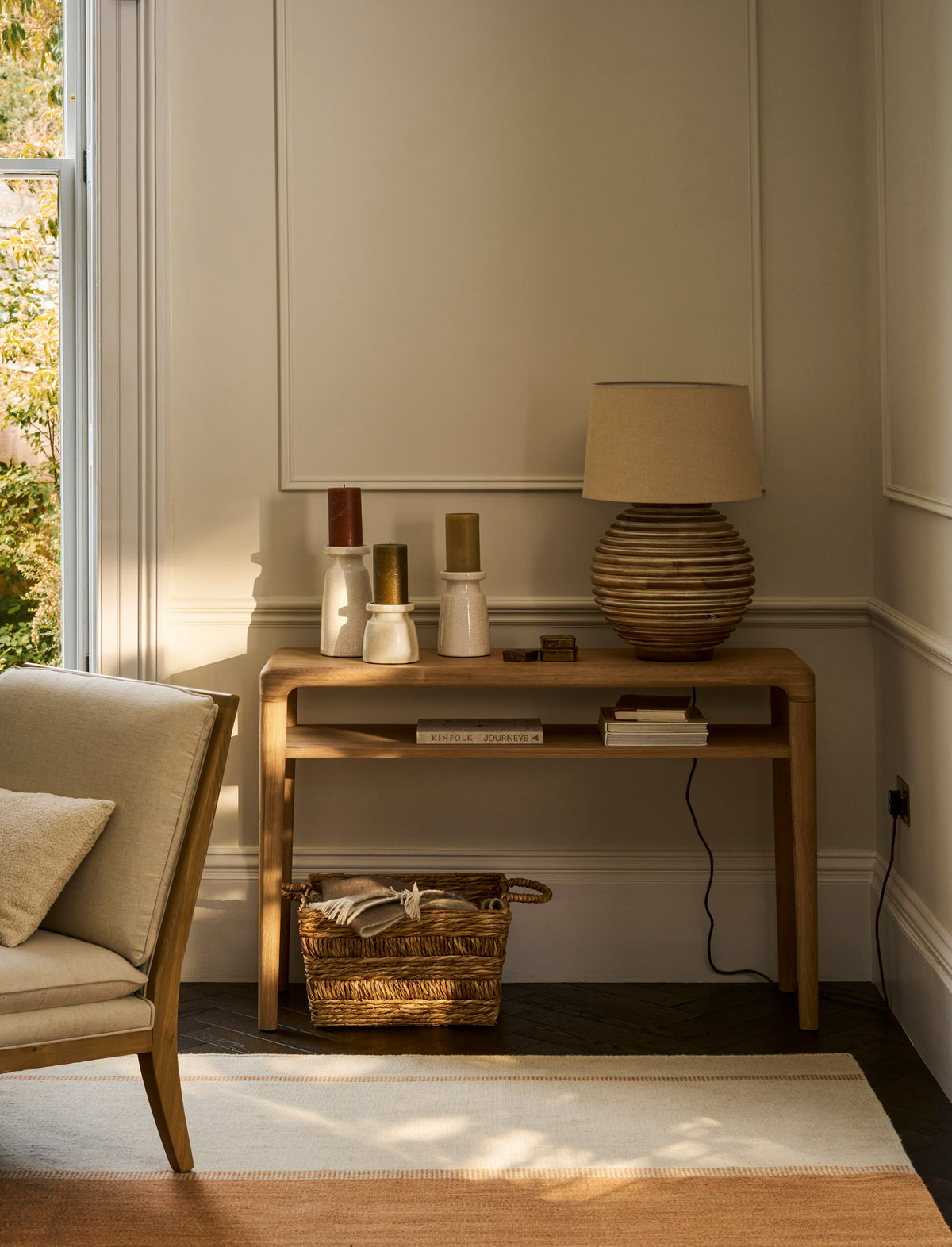 Garden Trading Brookend Ridged Mango Wood Table Lamp White Wash, with Shade