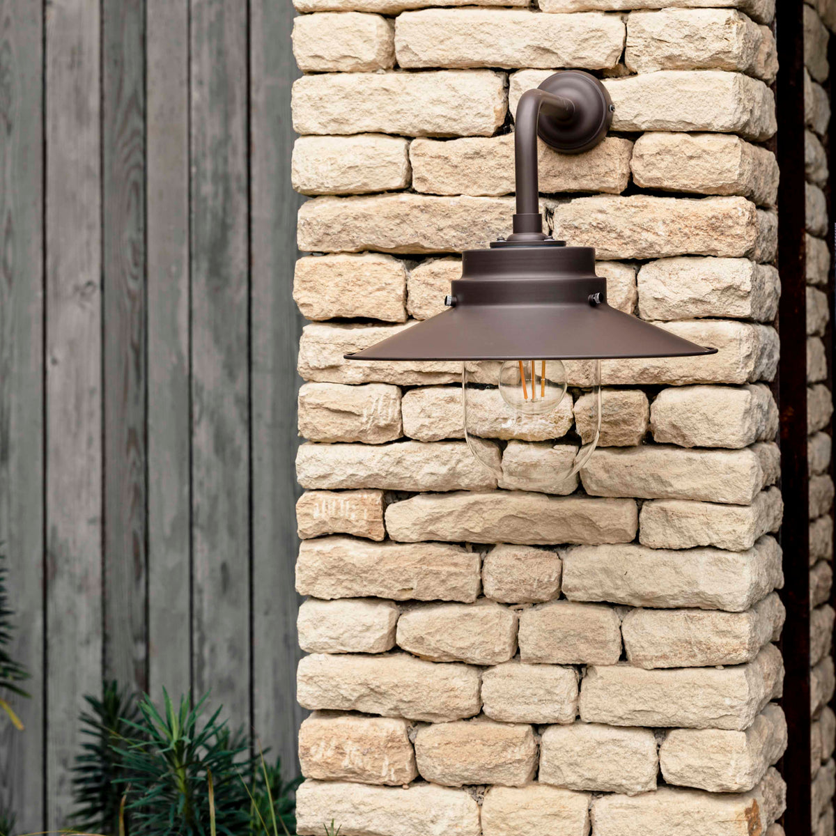 Garden Trading Semington Wall Light Coffee Bean