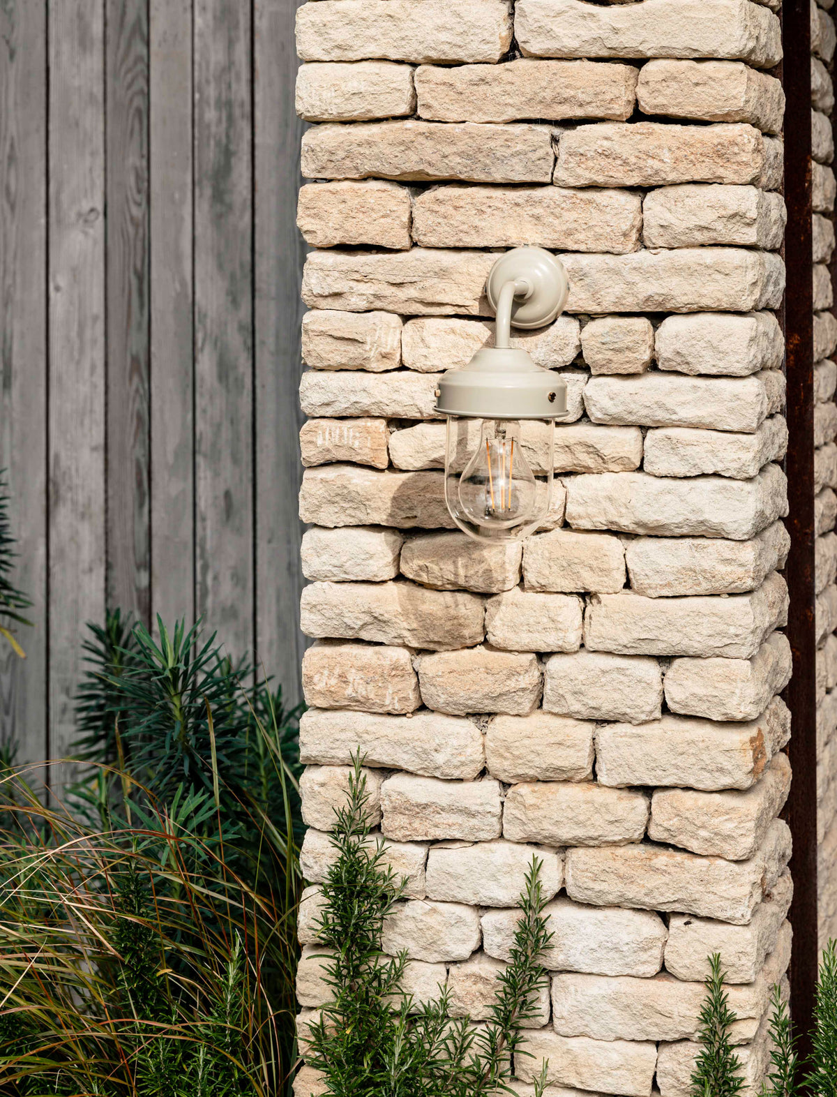 Garden Trading Thurlaston Barn Light Clay