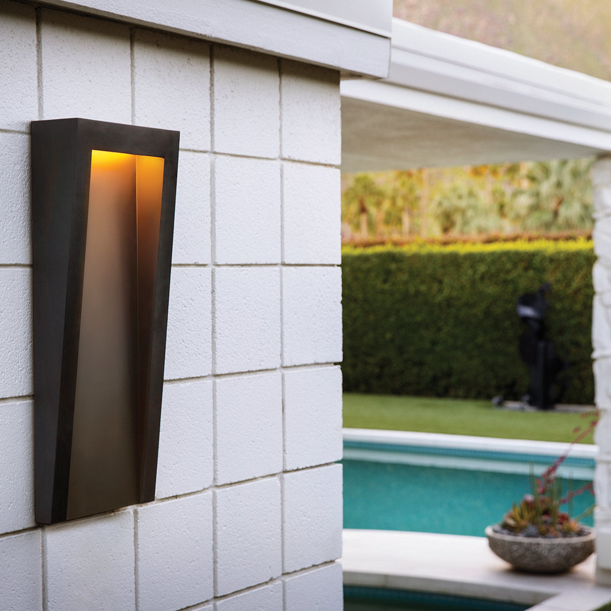 Hinkley Taper LED Wall Lantern Large