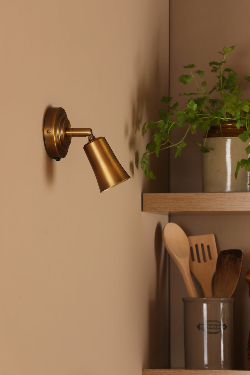 Dar Jedrek Single Spotlight Aged Brass