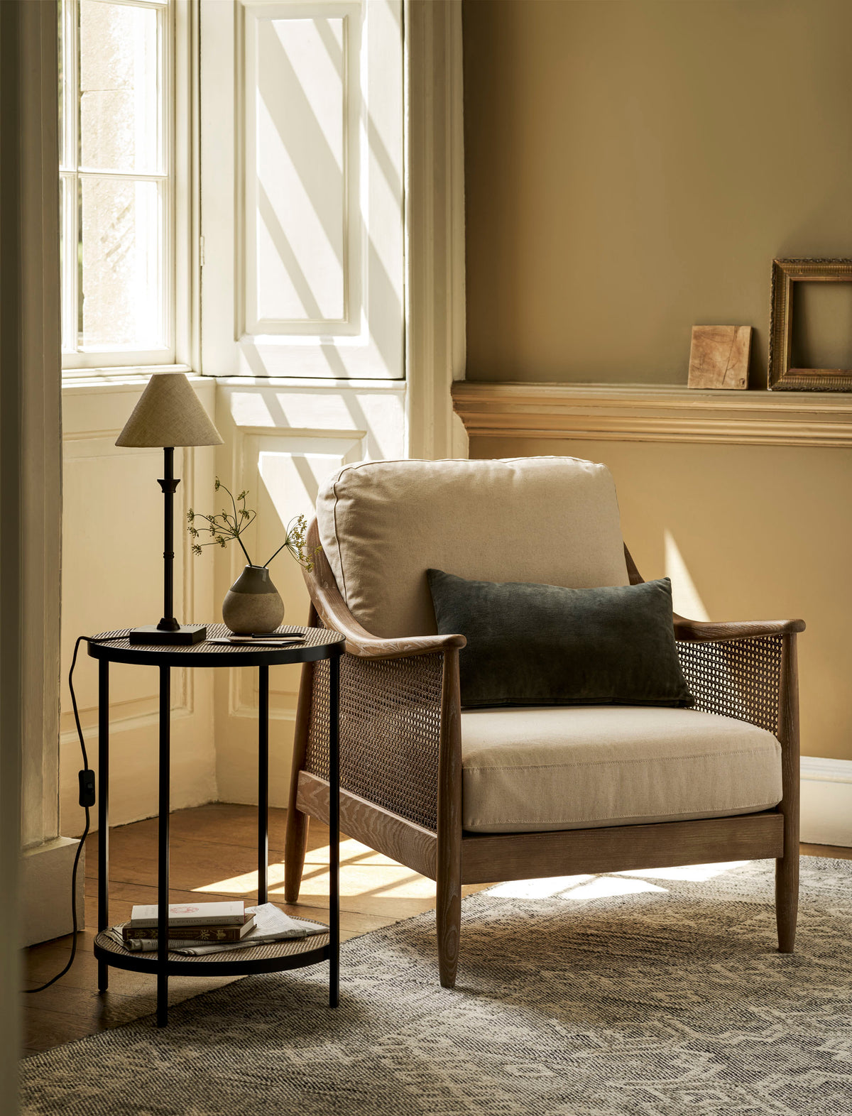 Garden Trading Chesterton Round Side Table Iron Black