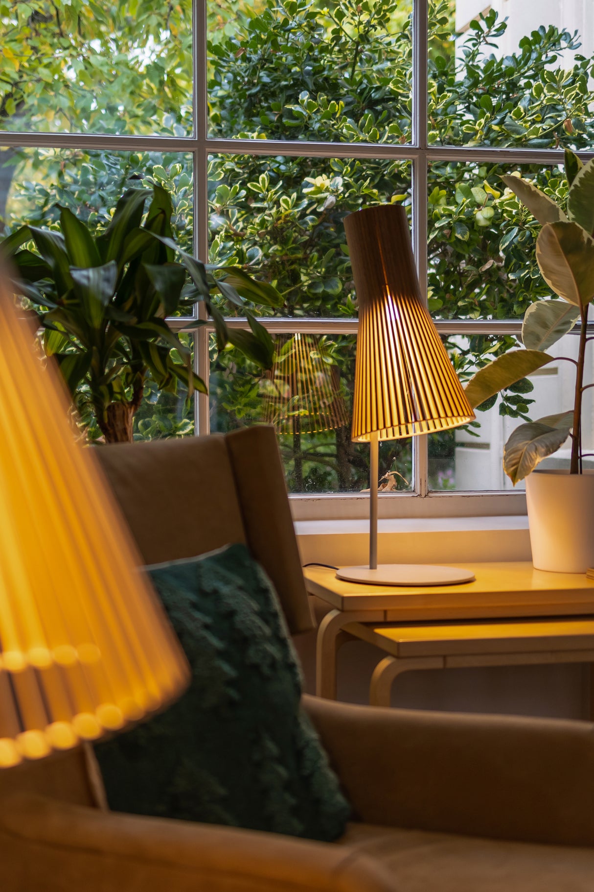 Secto 4220 Table Lamp