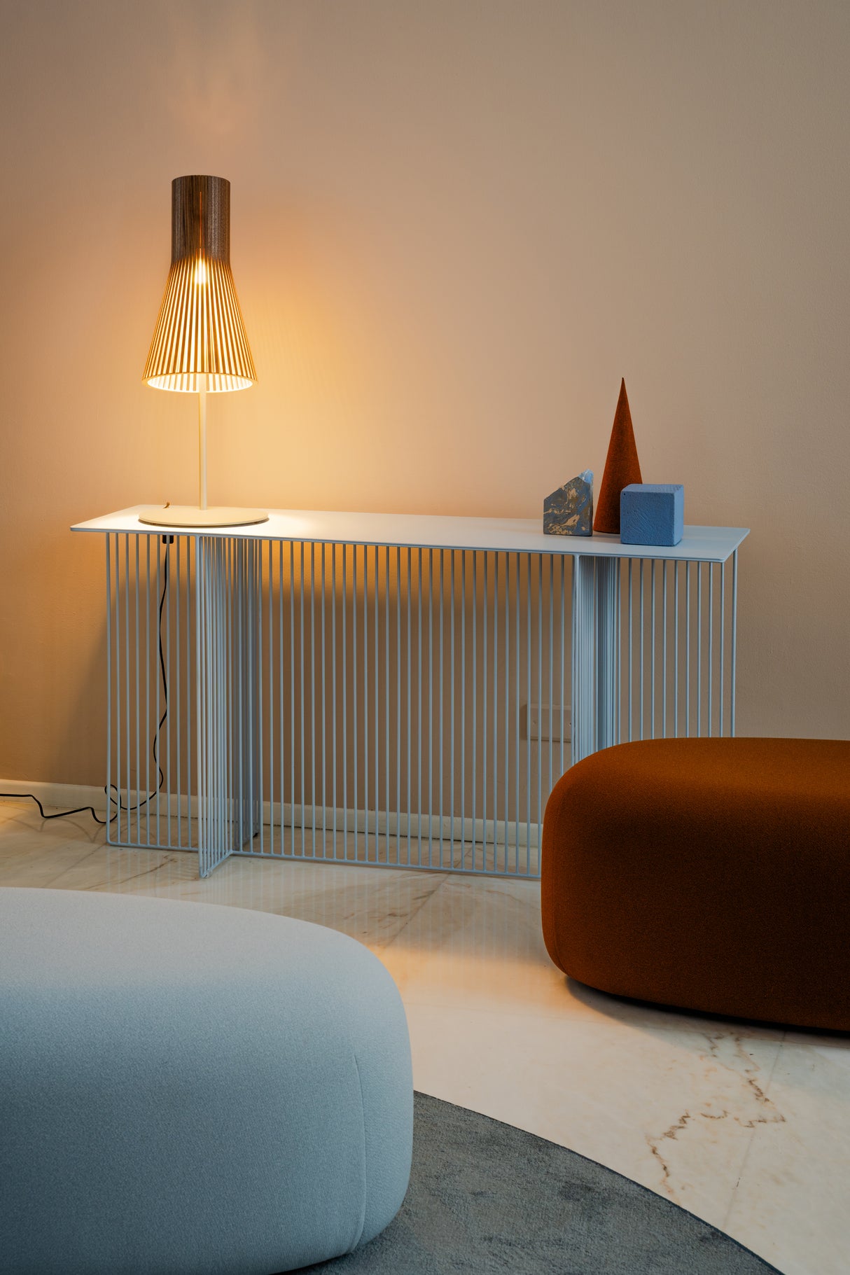 Secto 4220 Table Lamp