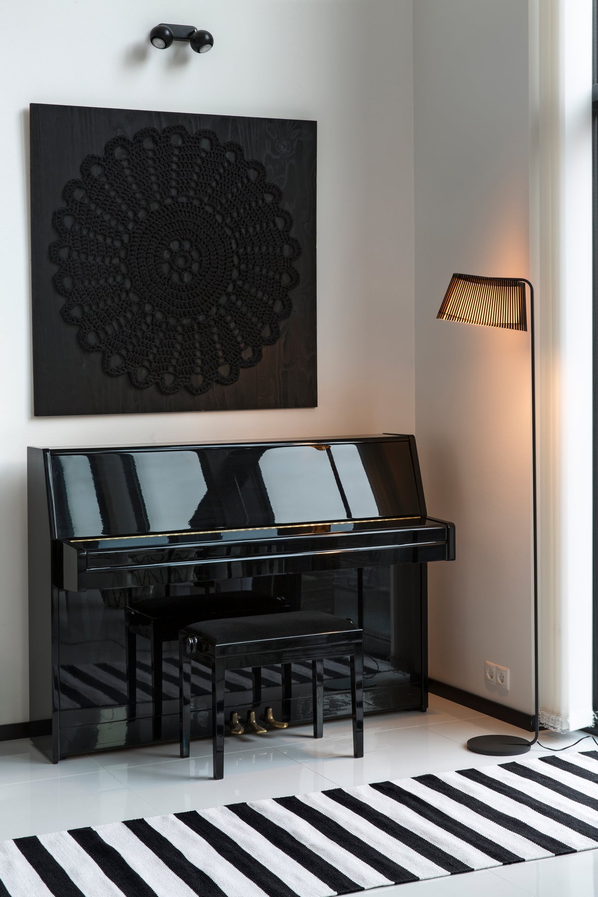 Secto Owalo 7010 Floor Lamp