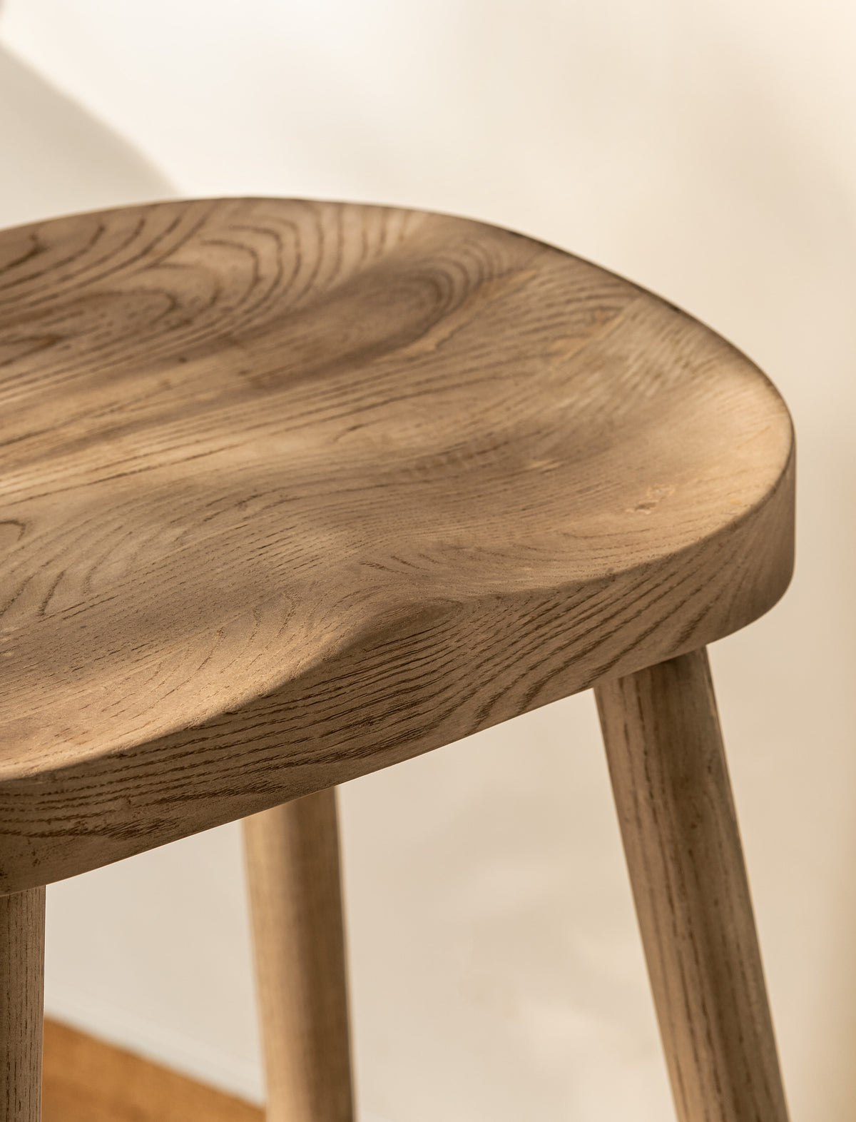 Garden Trading Lilley Bar Stool Ash Wood, Lime Wash