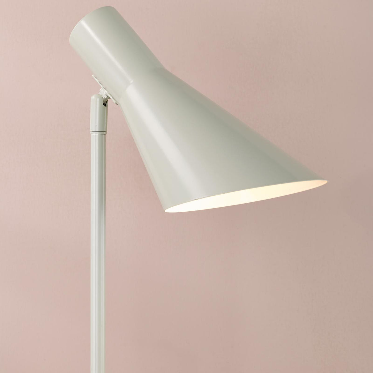 Dar Zahira Task Floor Lamp Matt Green