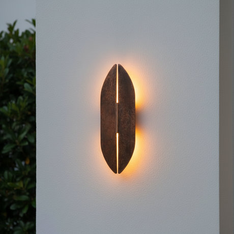 amos-lighting-Franklite-Warrior-Exterior-Wall-Light-Small-Oxidised-Copper-Closeup-White-Render