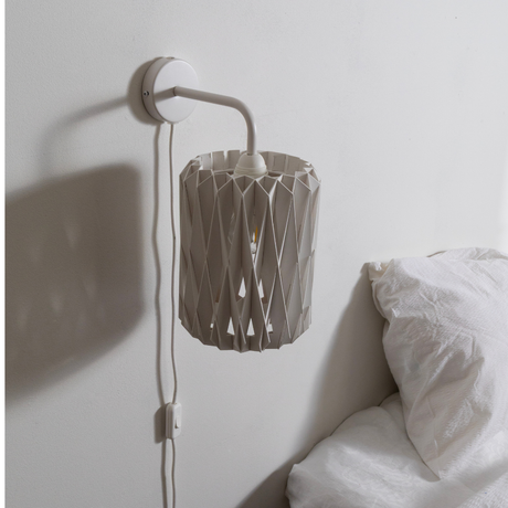 Pilke Signature Arm Wall Light White