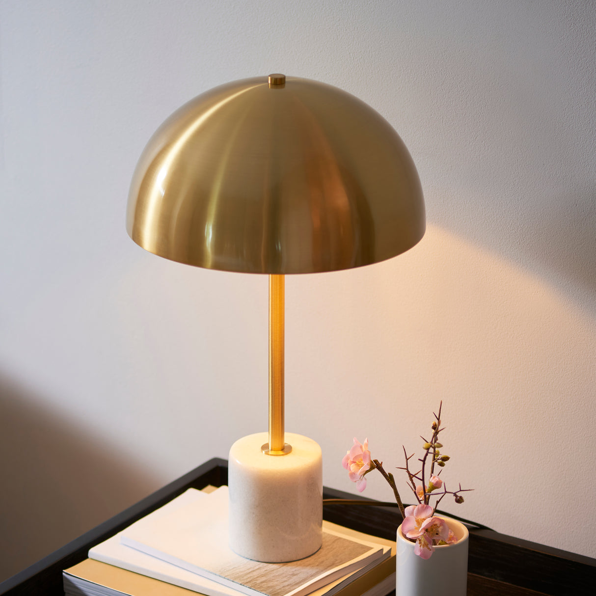 Amos Ronde Brushed Brass & Marble Table Lamp