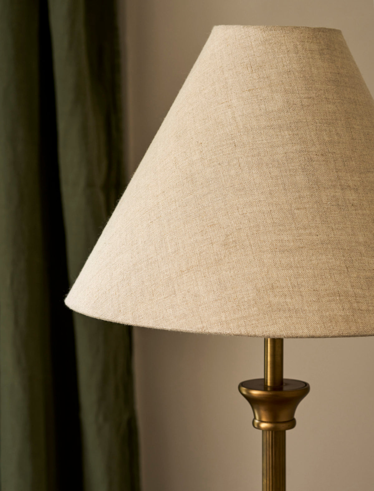 Garden Trading Kelmscot Floor Lamp With Linen Shade Antique Brass Finish