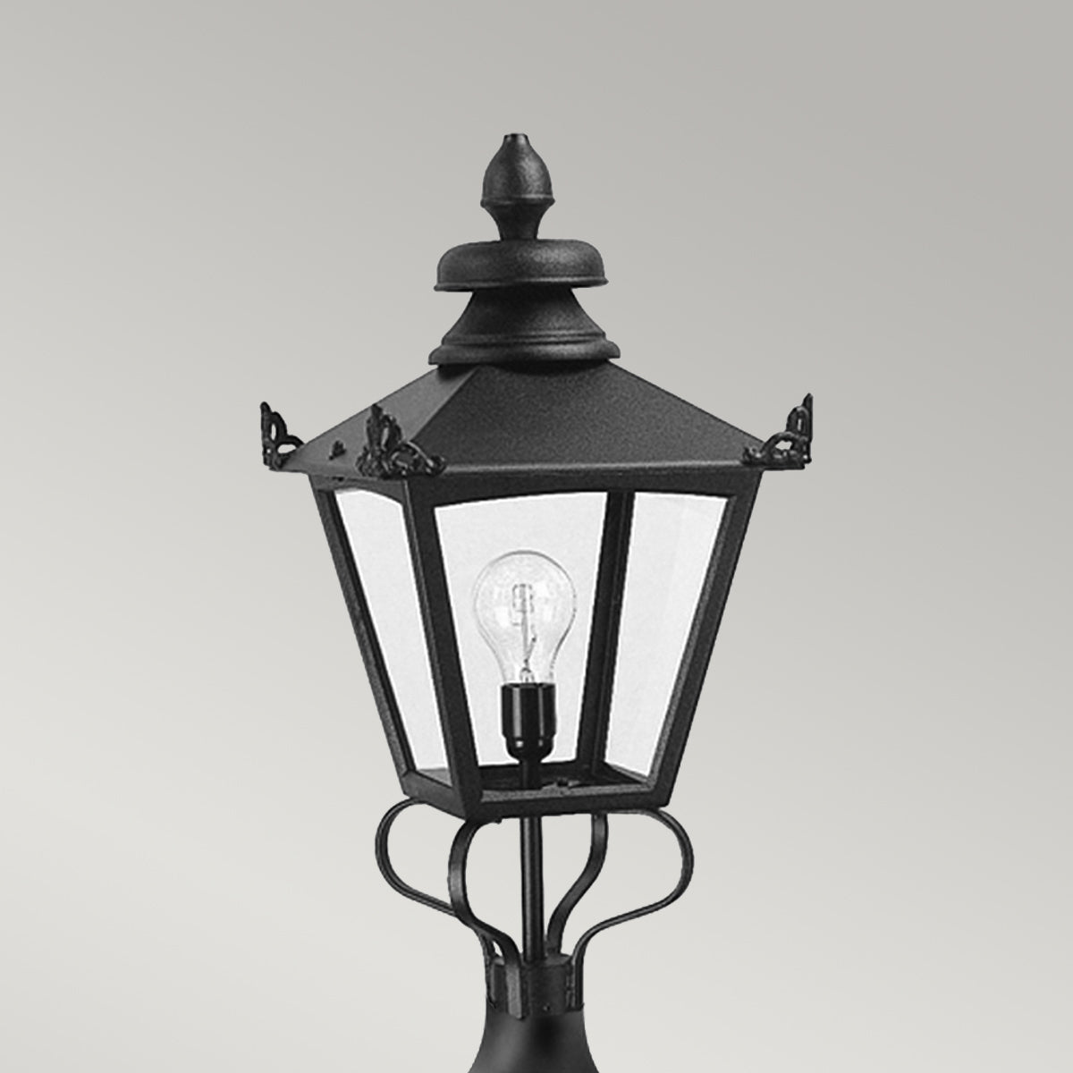 Elstead Grampian 1 Light Pedestal Lantern