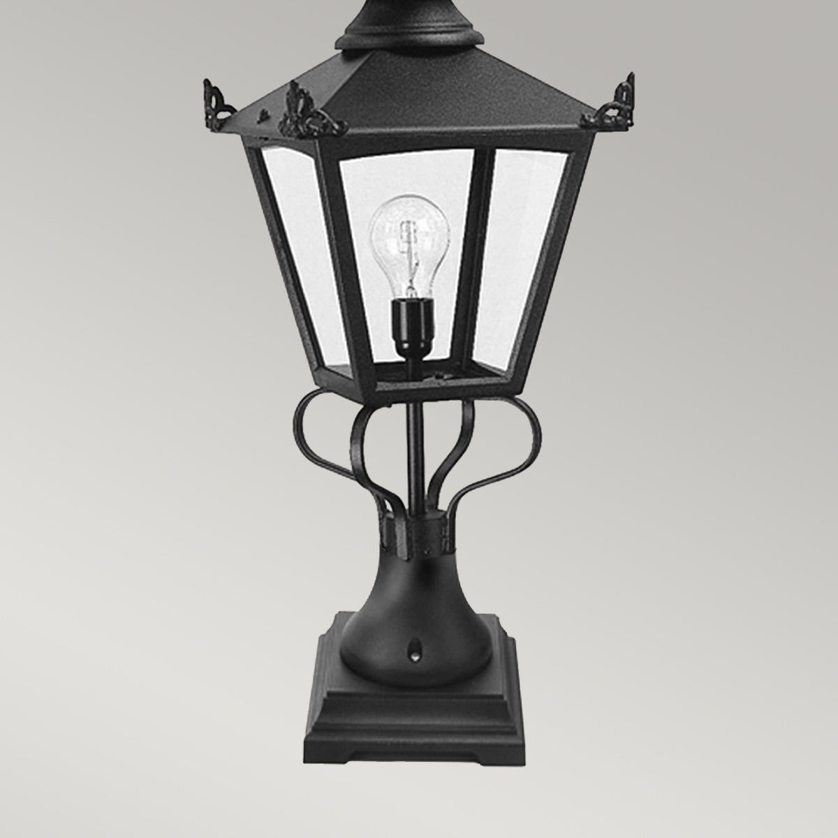 Elstead Grampian 1 Light Pedestal Lantern