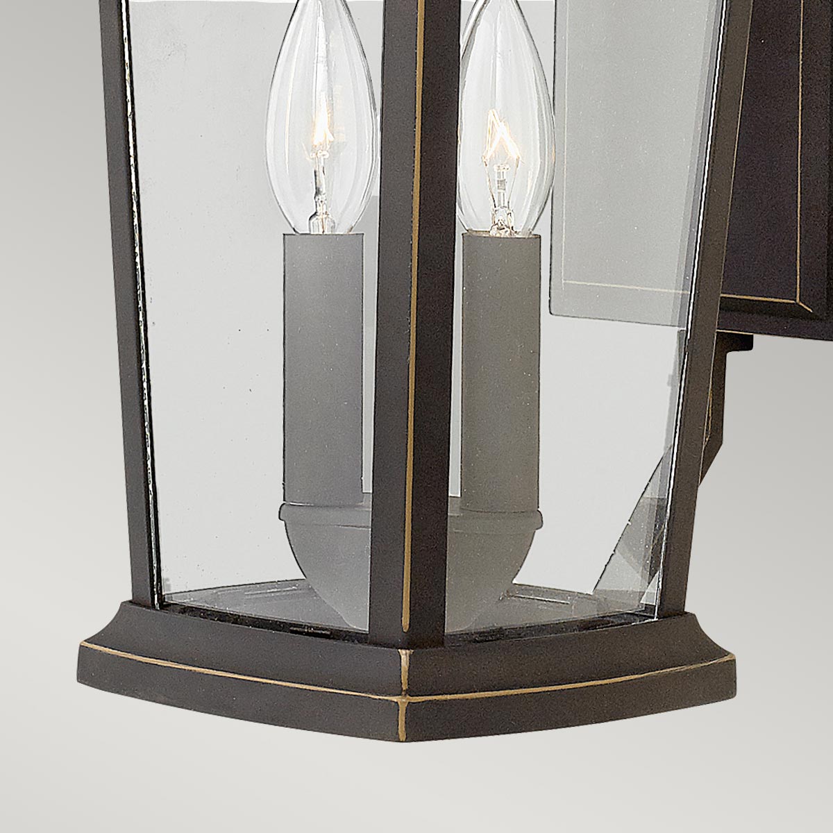 Hinkley Bromley 2 Light Medium Wall Lantern