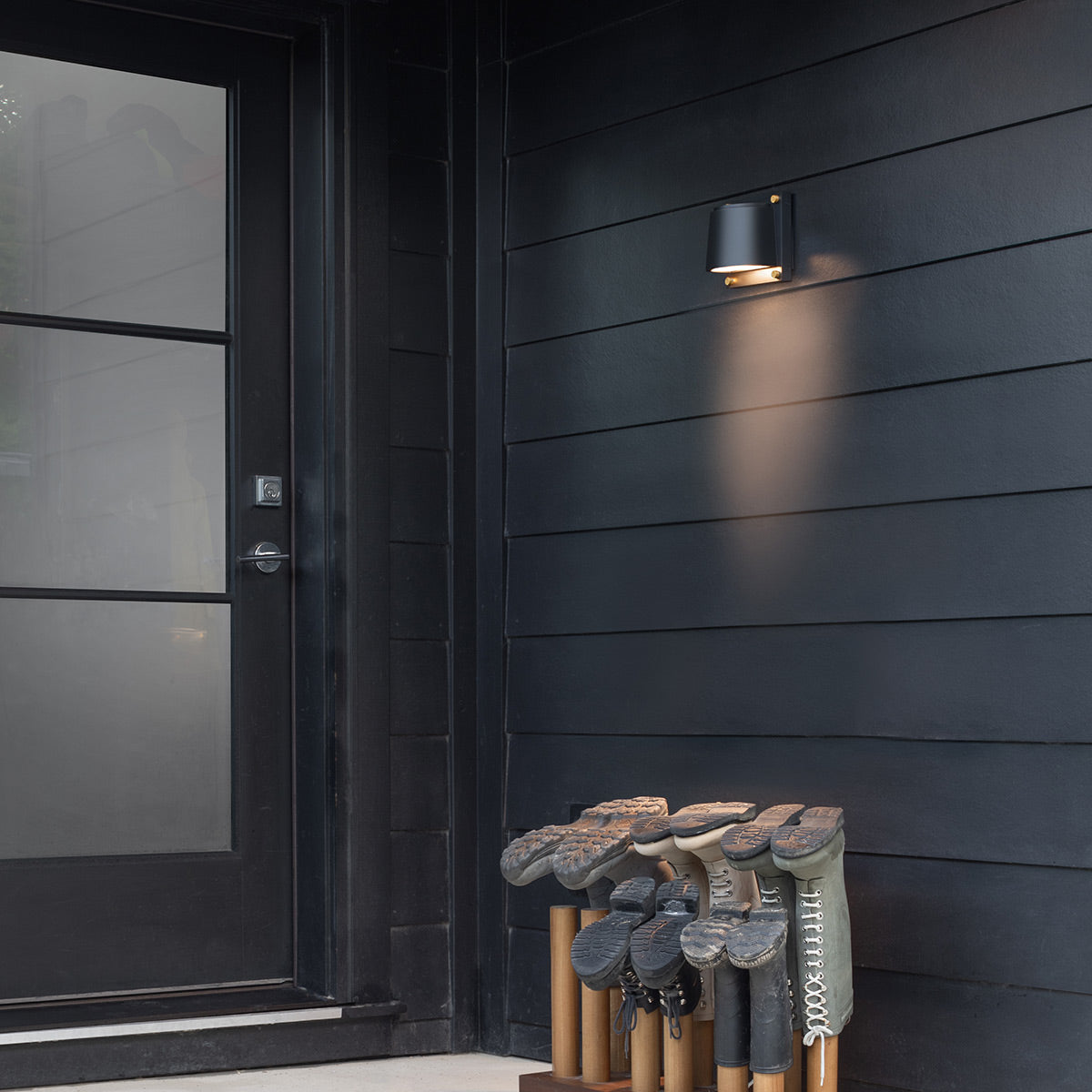 Hinkley Scout 1lt Small Wall Light Black