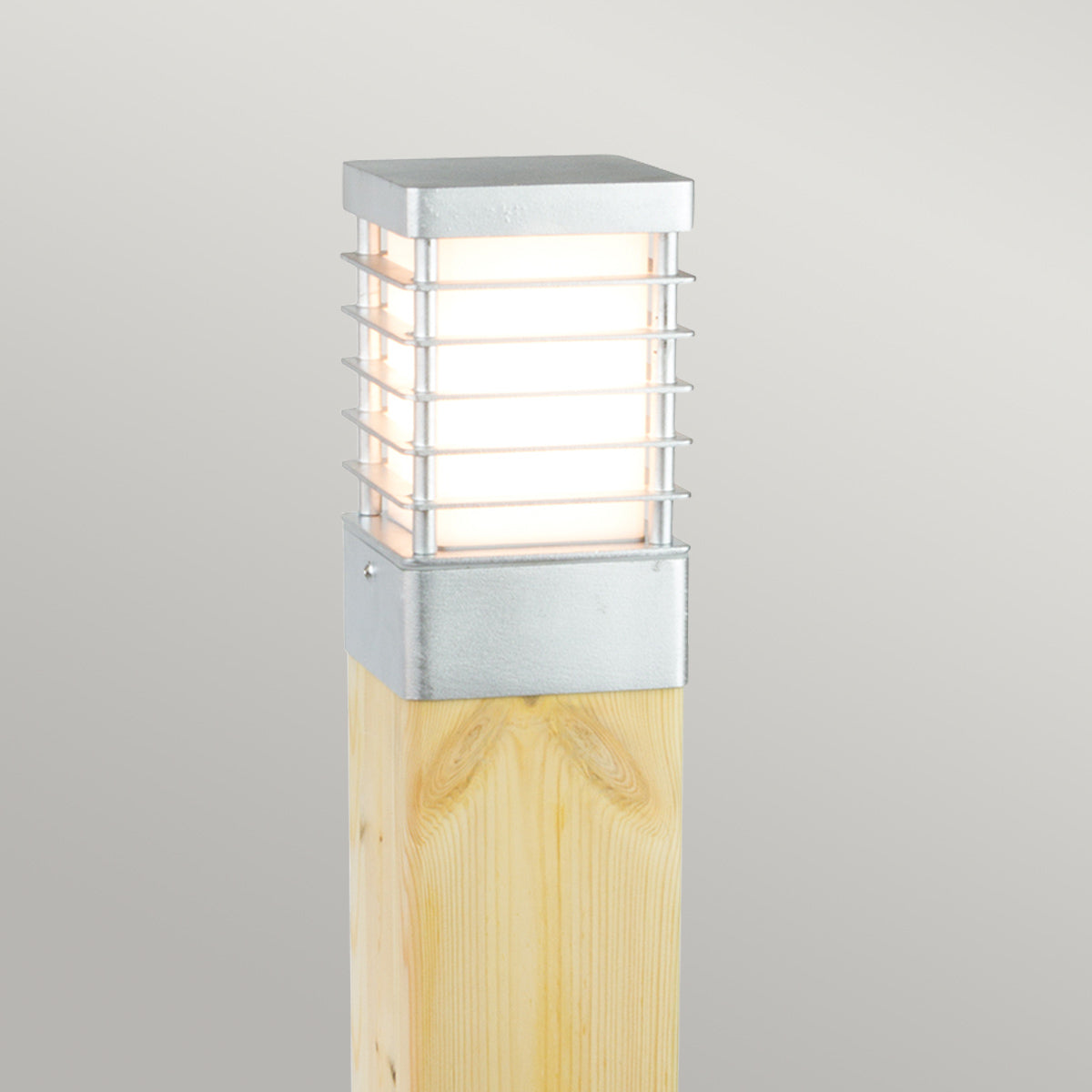 Norlys Halmstad Medium Bollard Natural Wood & Galvanised