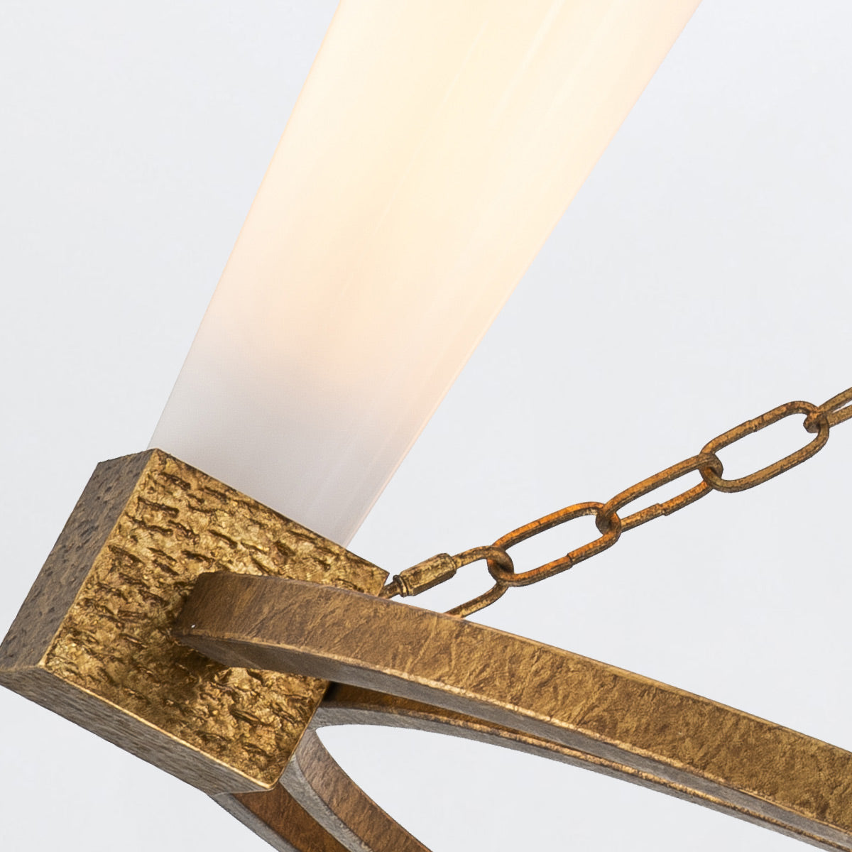 Elstead Kristy 4 lt Chandelier